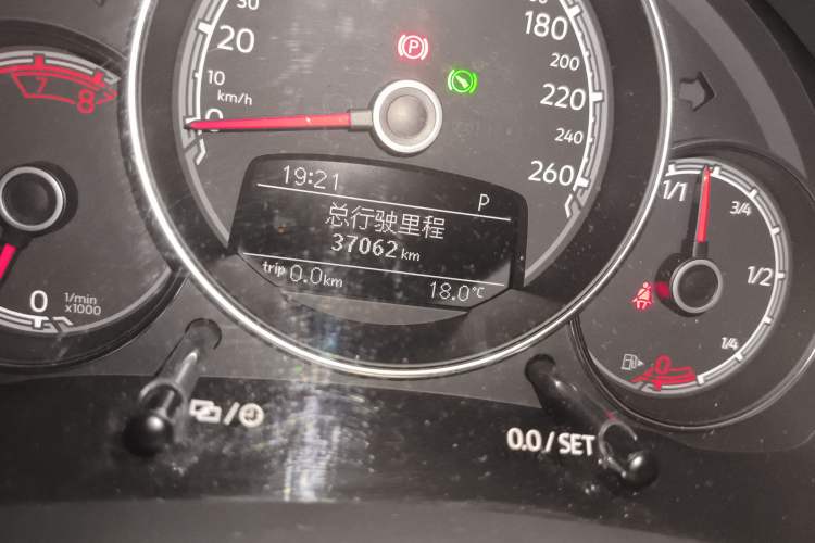 Used Volkswagen Beetle 2017 280TSI Zongle Edition Odometer Close Up