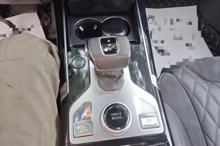 Used Hongqi HS5 2022 2.0T Smart Connect Flagship All-Wheel-Drive Version Gear Lever