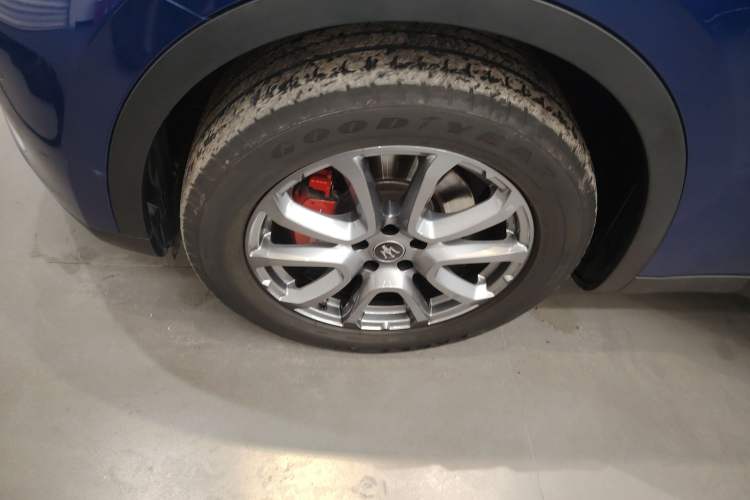 Used Maserati Levante 2019 3.0T Standard Version China VI Left Front Wheel Hub