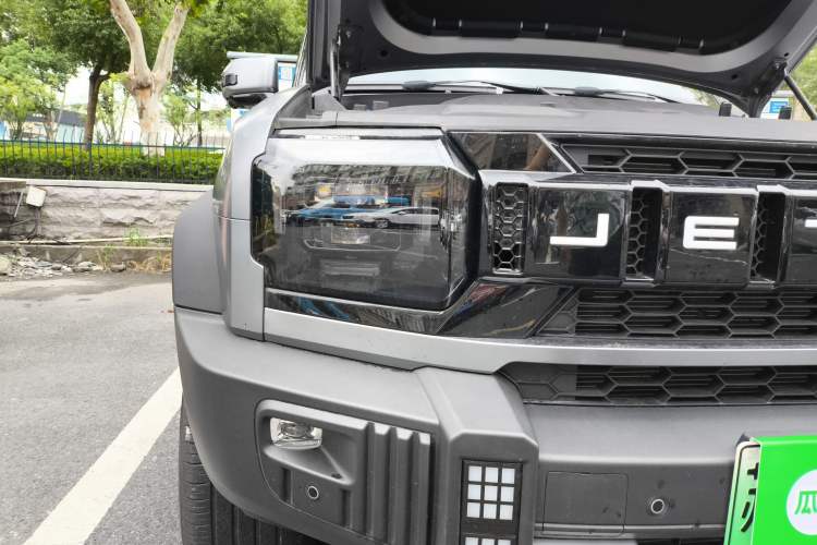 Used JETOUR Traveler C-DM 2024 C-DM 208KM Mountain & Wilderness Edition Right Front Headlight