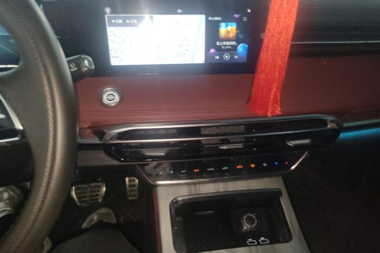 Used JETOUR X70 PLUS 2023 1.5T DCT Brave PLUS 5-Seater
