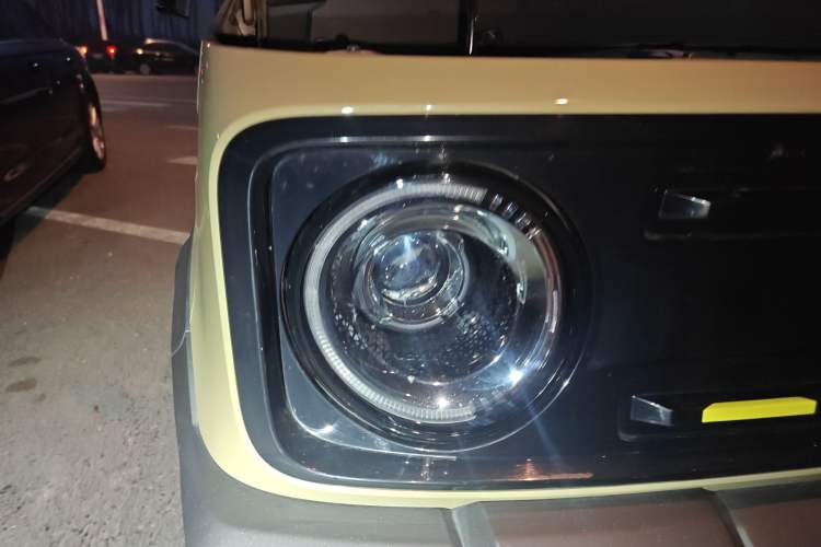 Used Geely Galaxy Panda 2025 210km Panda Rider Right Front Headlight