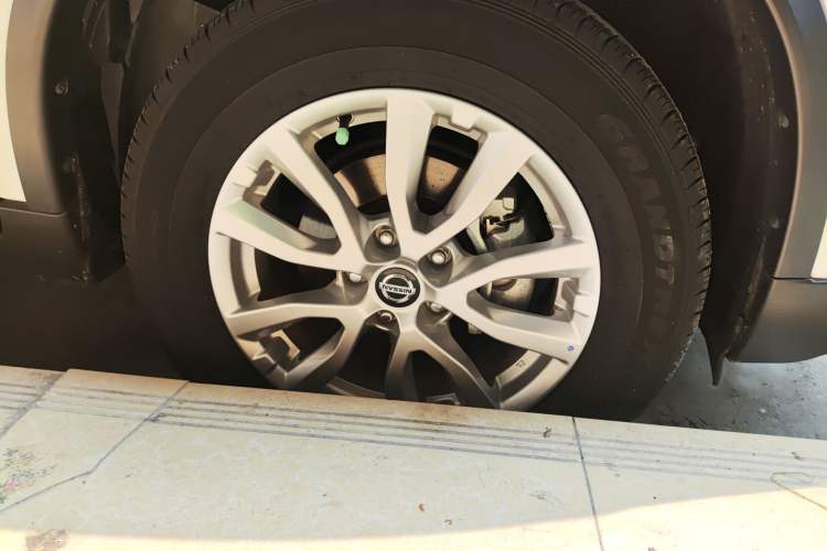 Used Nissan X-Trail 2023 Classic 2.0L Two-Wheel Drive Smart Connect Premium Edition Right Front Wheel Hub