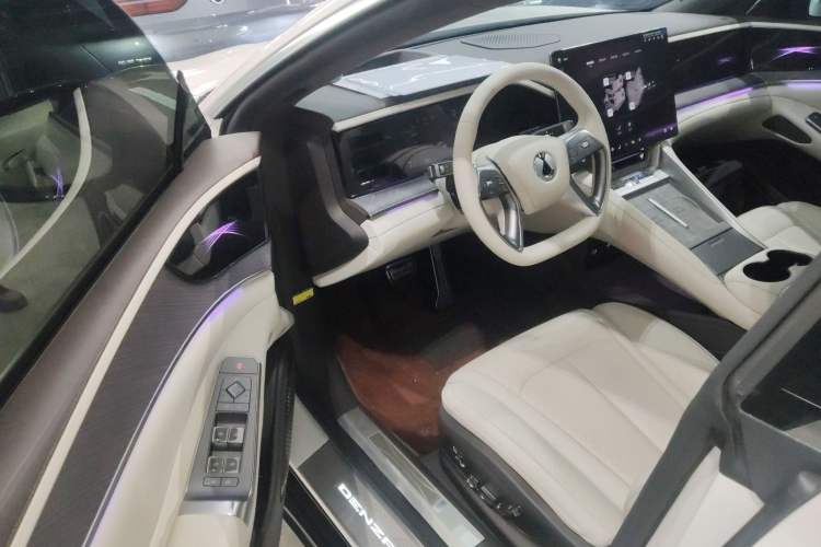 Used Denza Z9 2024 1100 km Four-Wheel Drive Max Version