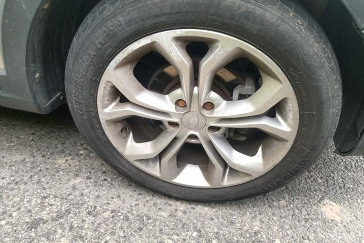 Used Karry K60 2018 1.5L Automatic Luxury Model Right Front Wheel Hub