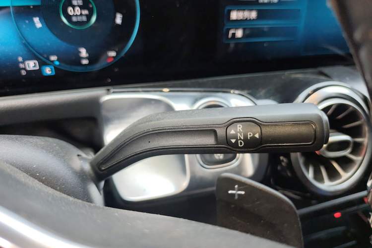 Used Mercedes-Benz GLB 2021 GLB 200 4MATIC Gear Lever