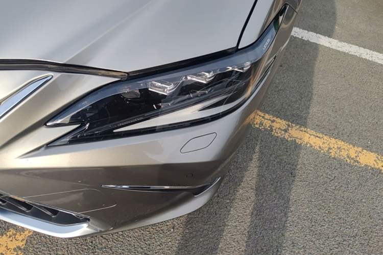 Used Lexus ES 2022 300h Deluxe Edition