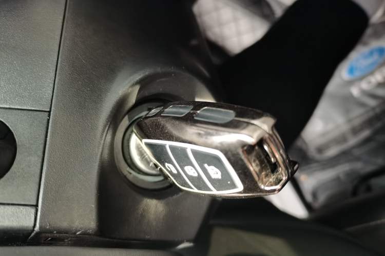 Used Ford Kuga 2013 1.6L GTDi Two-Wheel-Drive Trend Model