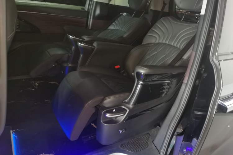 Used GAC Trumpchi M8 2024 Master Series 400T Prestige Edition