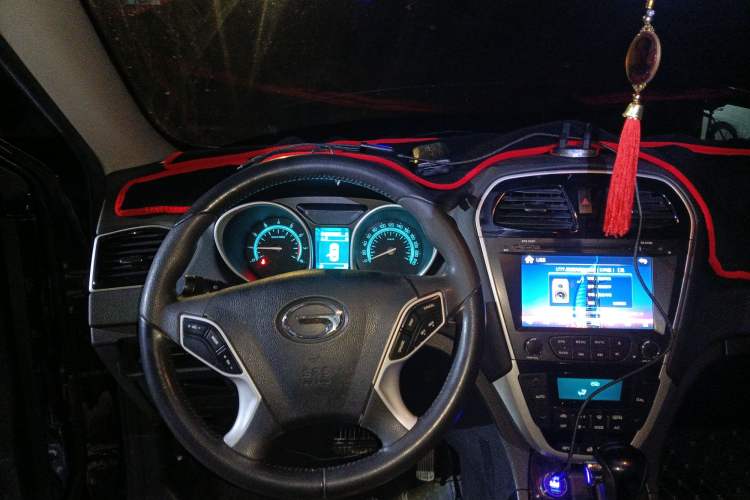 Used GAC Trumpchi GS5 Super 2016 2.0L Automatic Two-Wheel Drive Supreme Edition Steering Wheel