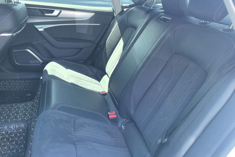Used Audi A7L 2022 45 TFSI S-line Dream-Chasing Youth Edition Left Rear Seat