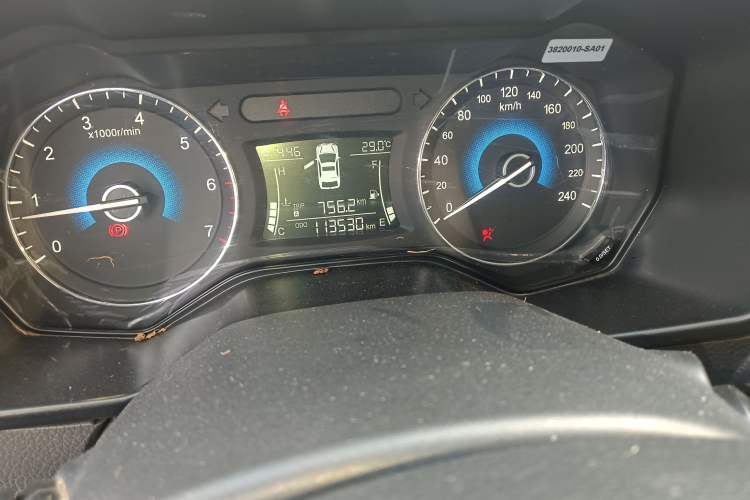 Used Dongfeng Fengon 580 2017 1.8L Manual Comfort Model Odometer Close Up