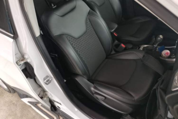 Used Jeep Compass 2017 200T Automatic Enjoyment Version Right Front Seat