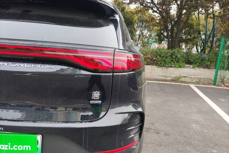 Used BYD Tang New Energy 2025 Intelligent Driving Version DM-i 115KM Flagship Edition Right Rear Taillight