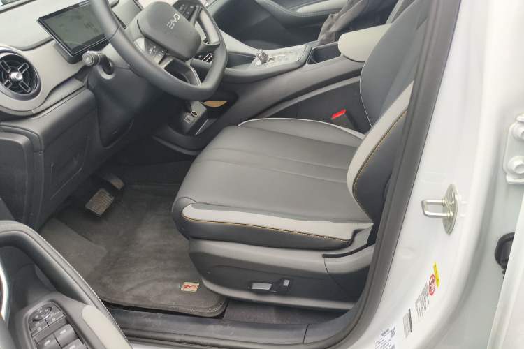 Used BYD Sealion 05 DM-i 2025 DM-i Smart Drive 115KM Flagship Model
