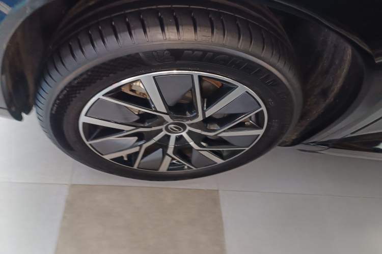 Used GAC Trumpchi Xiangwang S7 2025 180km Ultra All-Wheel Drive LiDAR Edition Left Front Wheel Hub