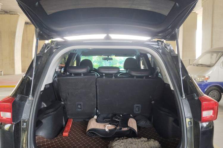 Used Haval M6 2019 1.5T Manual Two-Wheel Drive Urban Version China VI Standard Trunk