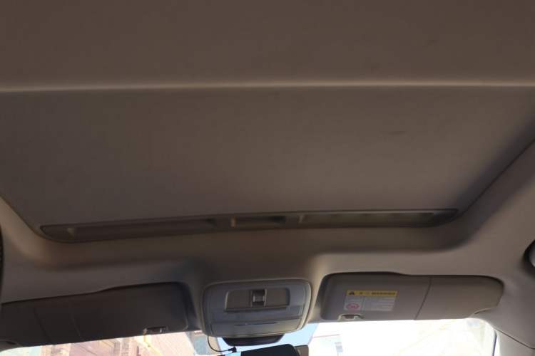 Used Roewe i5 2021 1.5L CVT Black Gold Edition