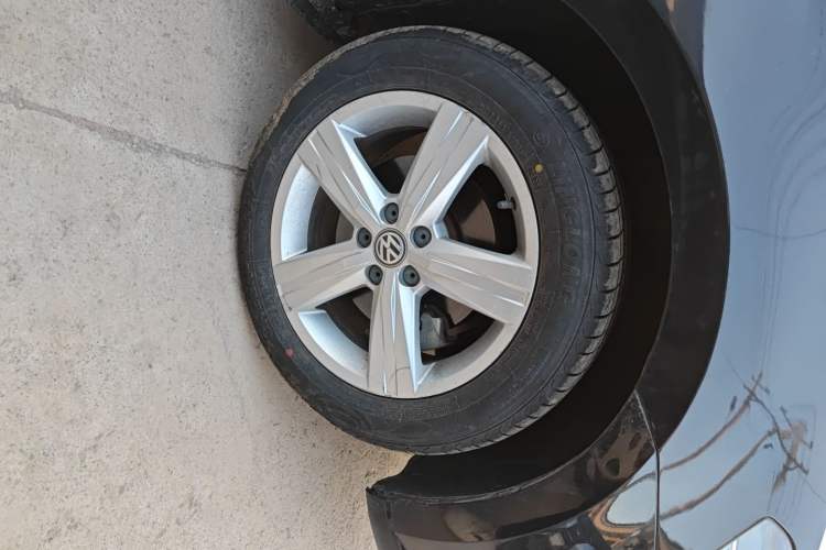 Used Volkswagen Lavida 2017 1.6L Manual Fashion Edition
