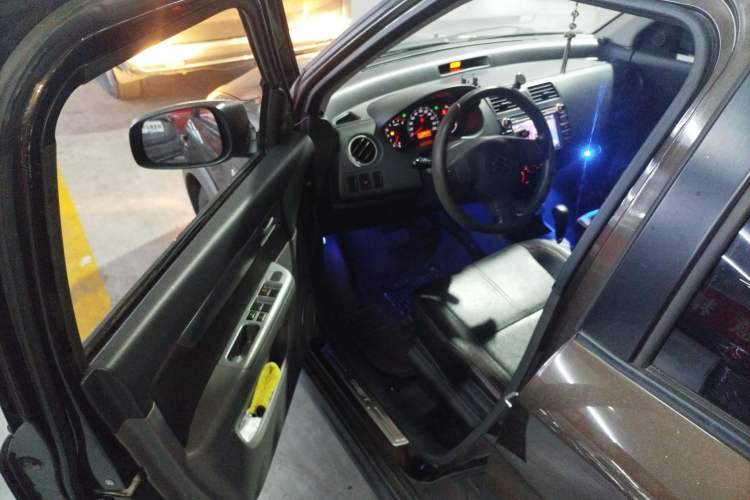 Used Suzuki Swift 2015 1.5L Automatic Limited Edition Driver Seat