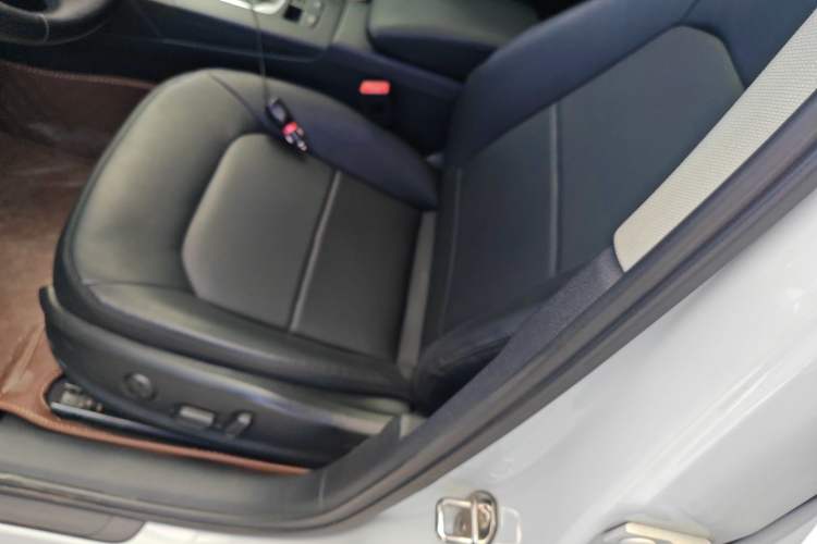 Used Audi A3 2016 Limousine 35 TFSI Prestige Edition Left Front Seat