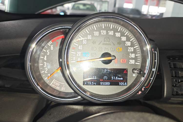 Used MINI 2018 1.5T COOPER Classic Edition Five-Door Version Instrument Cluster