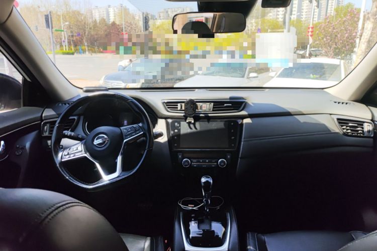 Used Nissan X-Trail 2019 2.0L CVT Smart Connect Comfort Edition 2WD Center Console