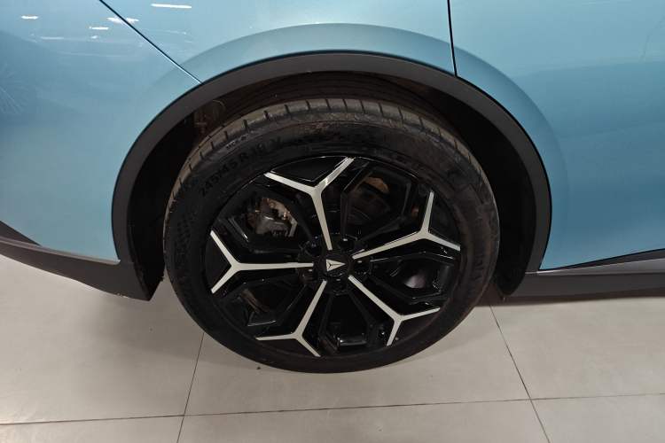 Used Deepal L07 2024 230Max Qiankun Intelligent Driving ADS SE Range-Extended Version Exterior 5