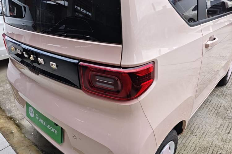 Used Wuling Hongguang MINIEV 2022 Macaron Premium Model – Lithium Iron Phosphate
