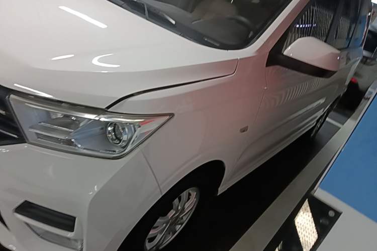 Used Wuling Hongguang 2019 1.5L S Comfort Edition China VI LAR