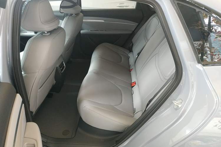 Used XPeng MONA M03 2025 600 with Ultra-Long Range Max Left Rear Seat