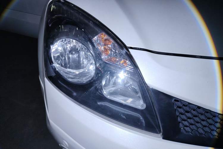 Used Renault Koleos 2010 2.5L Two-Wheel Drive Comfort Version Right Front Headlight