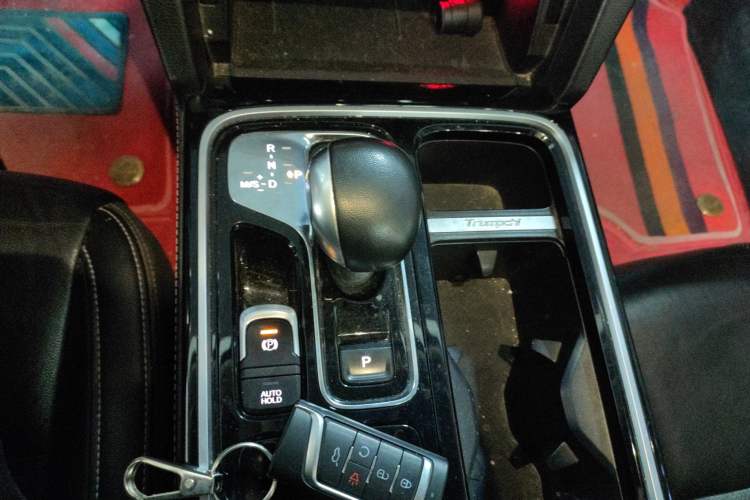 Used GAC Trumpchi GS8 2020 390T Two-Wheel Drive Luxury Smart Connectivity Version (7 Seats) Gear Lever