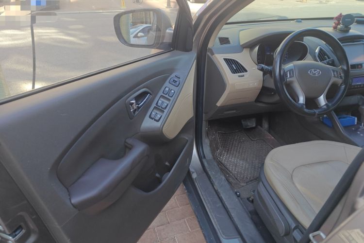 Used Hyundai ix35 2010 2.0L Automatic Two-Wheel Drive Elite Edition GLS
