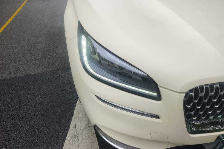 Used Lincoln Corsair 2022 2.0T Two-Wheel Drive Luxury Edition Right Front Headlight