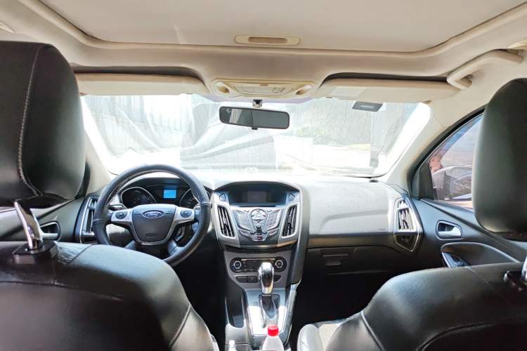 Used Ford Focus 2012 Sedan 1.6L Automatic Fashion Edition