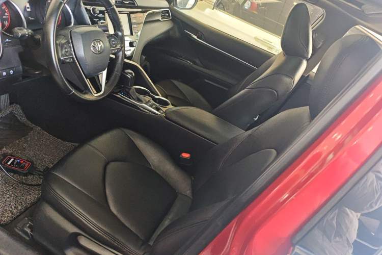 Used Toyota Camry 2018 2.0S FENGSHANG Edition
