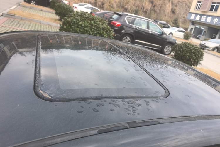 Used Hyundai Celesta 2015 1.6L Automatic Luxury Model
