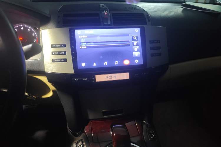 Used Toyota Reiz 2008 2.5S Special Commemorative Edition Audio And AC Panel