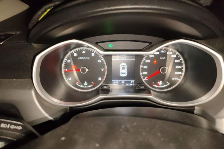 Used Geely Auto Emgrand X7 Sport 2016 2.0L Manual ZhiShang Version
