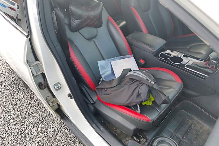 Used Venucia D60 2019 100 000 Honor 1.6L XL CVT Chenku Edition China VI Standard Right Front Seat