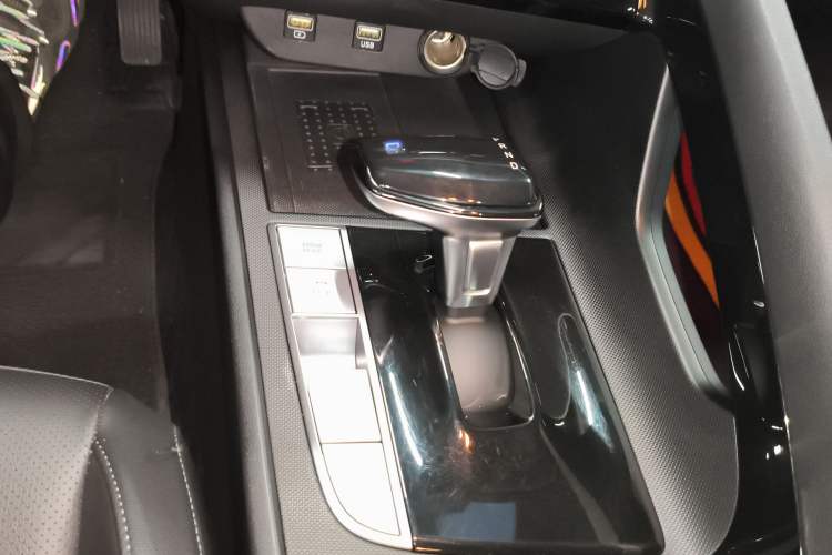 Used Hyundai Elantra 2022 1.5L CVT LUX Prestige Edition Gear Lever