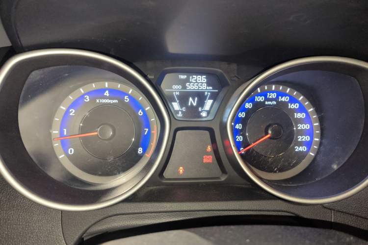 Used Hyundai Elantra (5th Generation / Langdong) 2016 1.6L Automatic Smart Version
