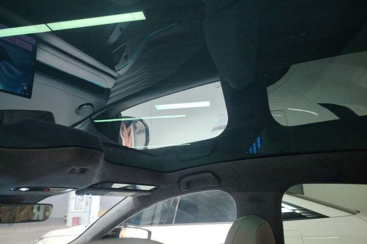 Used Geely Galaxy 8 2025 130km EM-i Flagship Edition Headliner