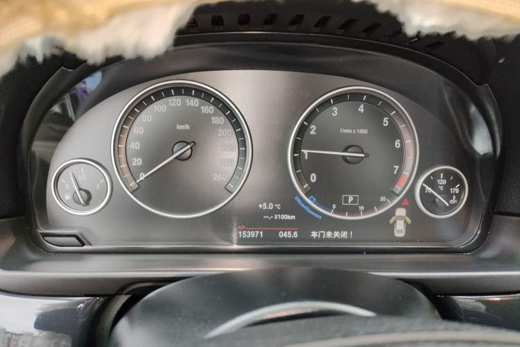 Used BMW 5 Series 2014 520Li Elegant Model
