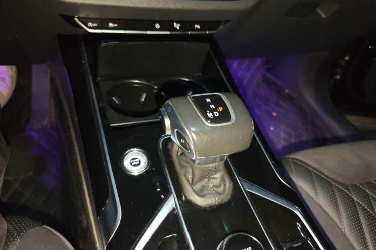 Used Hongqi HS5 2022 2.0T Smart Connect Flagship Edition Gear Lever