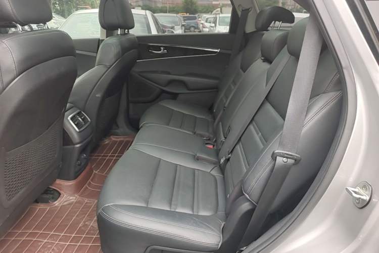 Used Kia Sorento 2015 Sorento L 2.2T Diesel 4WD Elite Edition 5 Seats China IV Standard
