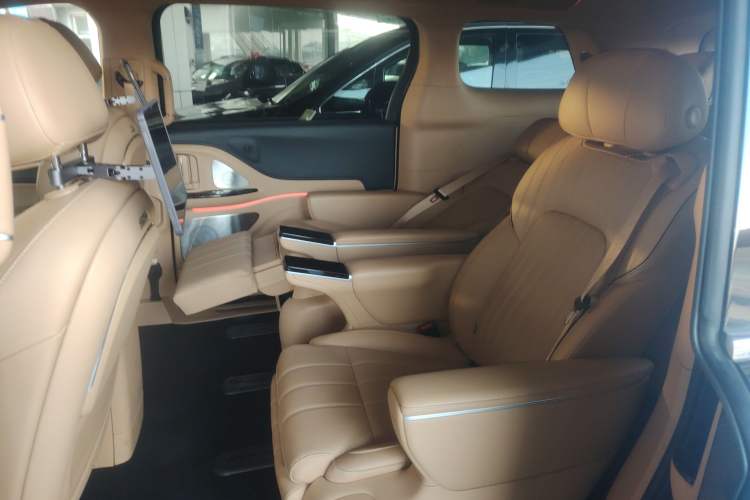 Used VOYAH Dream 2025 PHEV Four-Wheel-Drive Flagship Kunpeng Edition
