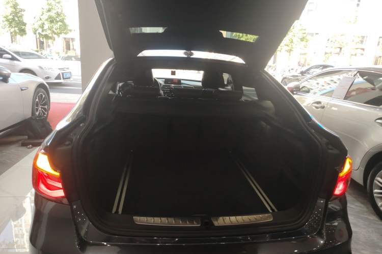 Used BMW 3 Series GT 2019 320i M Sport Package
