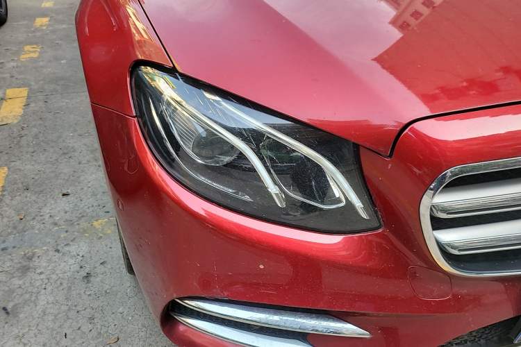 Used Mercedes-Benz E-Class 2016 E 300 L Sporty and Stylish Model Right Front Headlight